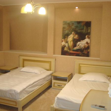 Veles Hotel Dnipro Bagian luar foto
