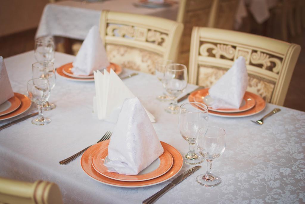 Veles Hotel Dnipro Bagian luar foto