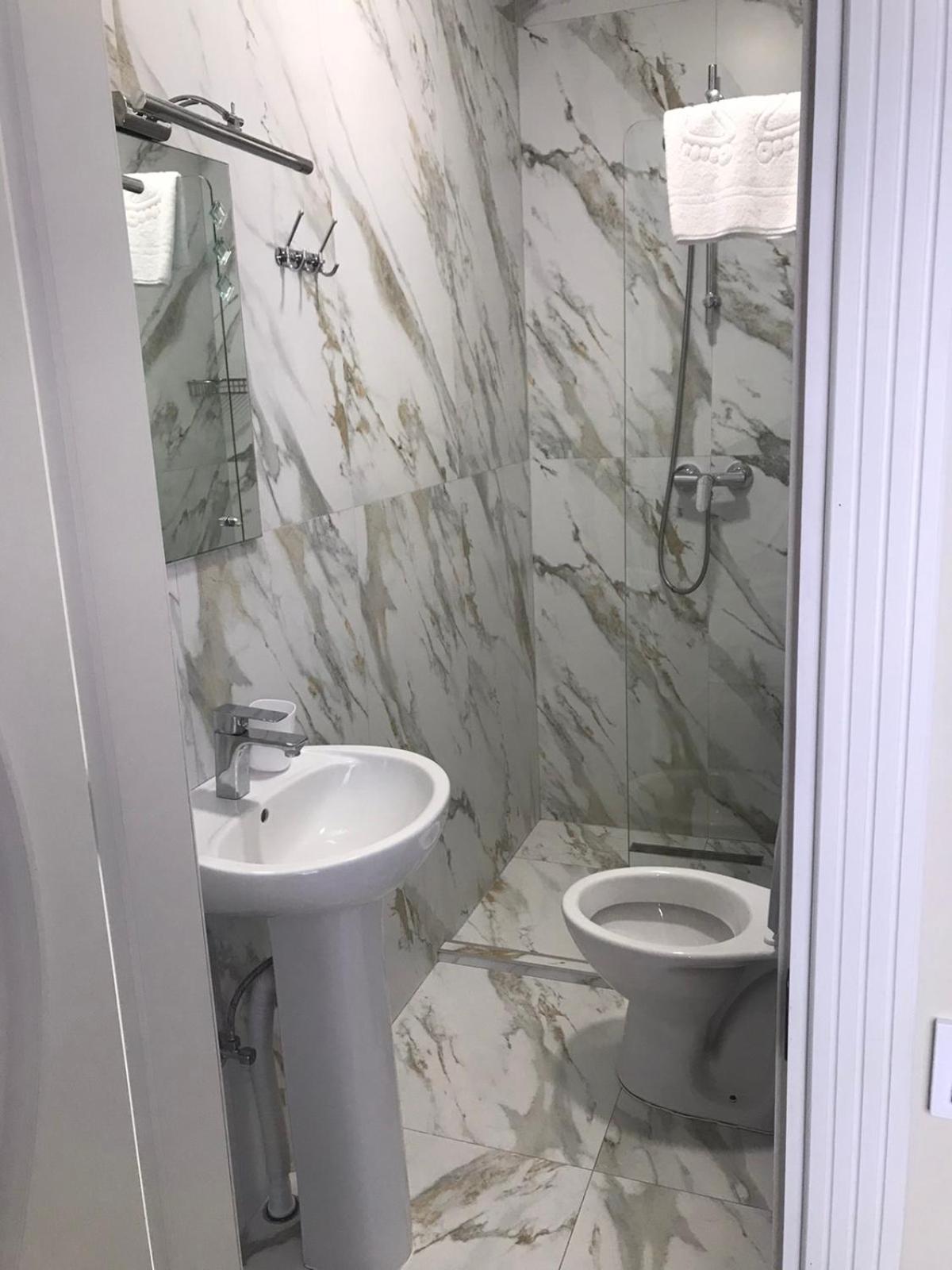 Veles Hotel Dnipro Bagian luar foto